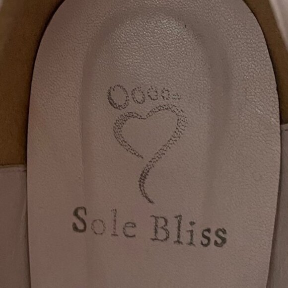 Sole Bliss "Billie" black suede, pointy-toed, kitten-heel booties - Picture 3 of 8